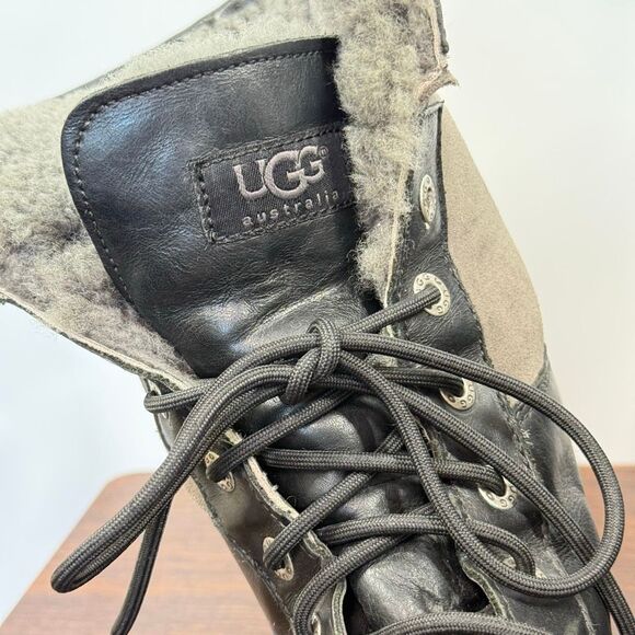 UGG Women’s F8012G leather sheepskin weatherproof boot size 8 - Picture 7 of 11